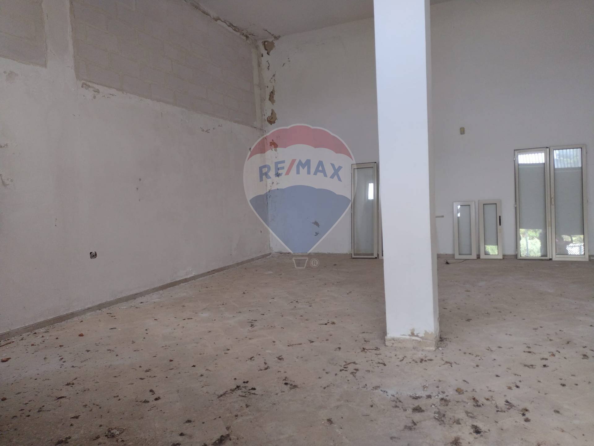 Stanza vuota - Locale Commerciale Via Belomia
snc, Mirabella Imbaccari - foto 3