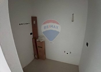 Stanza vuota - Locale Commerciale via dell'industria
 
6, Alpago - foto 9