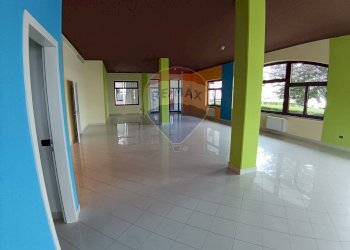 Stanza vuota - Locale Commerciale via dell'industria
 
6, Alpago - foto 19