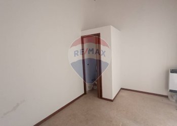 Stanza vuota - Locale Commerciale via marconi
 
24, Campobasso - foto 9