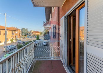 Balcone - Trilocale via V.Veneto
 
36, Capriate San Gervasio - foto 26