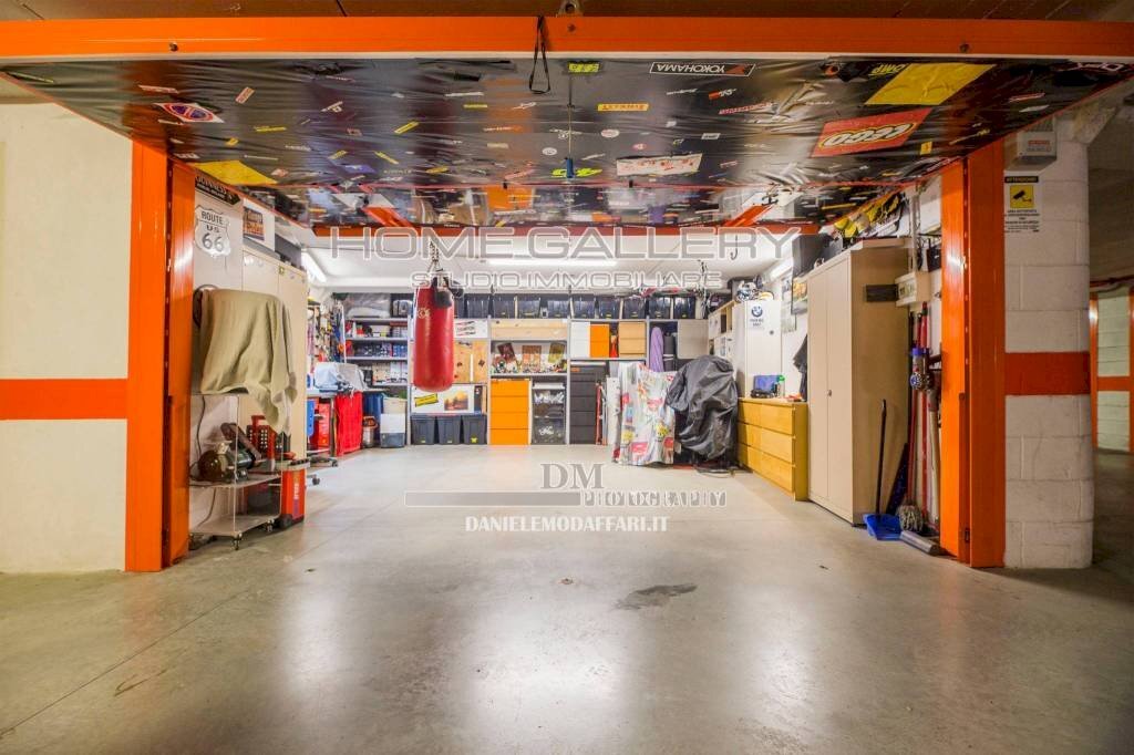 Interno non residenziale - Box via Domenico Oliva, Genova (zona Sestri Ponente) - foto 2