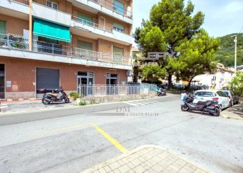 Posto macchina - Box via Domenico Oliva, Genova (zona Sestri Ponente) - foto 7