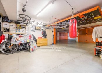 Interno non residenziale - Box via Domenico Oliva, Genova (zona Sestri Ponente) - foto 10