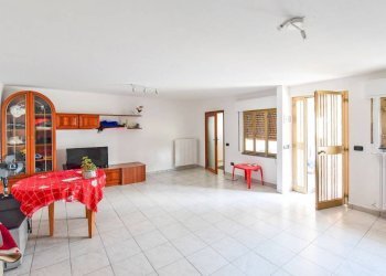 Salone - Three-room apartment via Arrigo Boito, 11, Giussano - photo 1