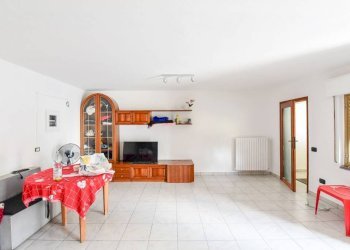 Salone - Three-room apartment via Arrigo Boito, 11, Giussano - photo 2