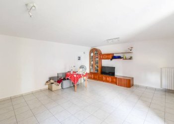 Salone - Three-room apartment via Arrigo Boito, 11, Giussano - photo 3