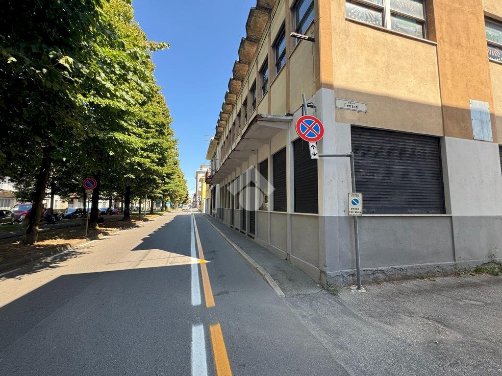 Historic Residence Viale Leonardo Da Vinci, Galliate - photo 3