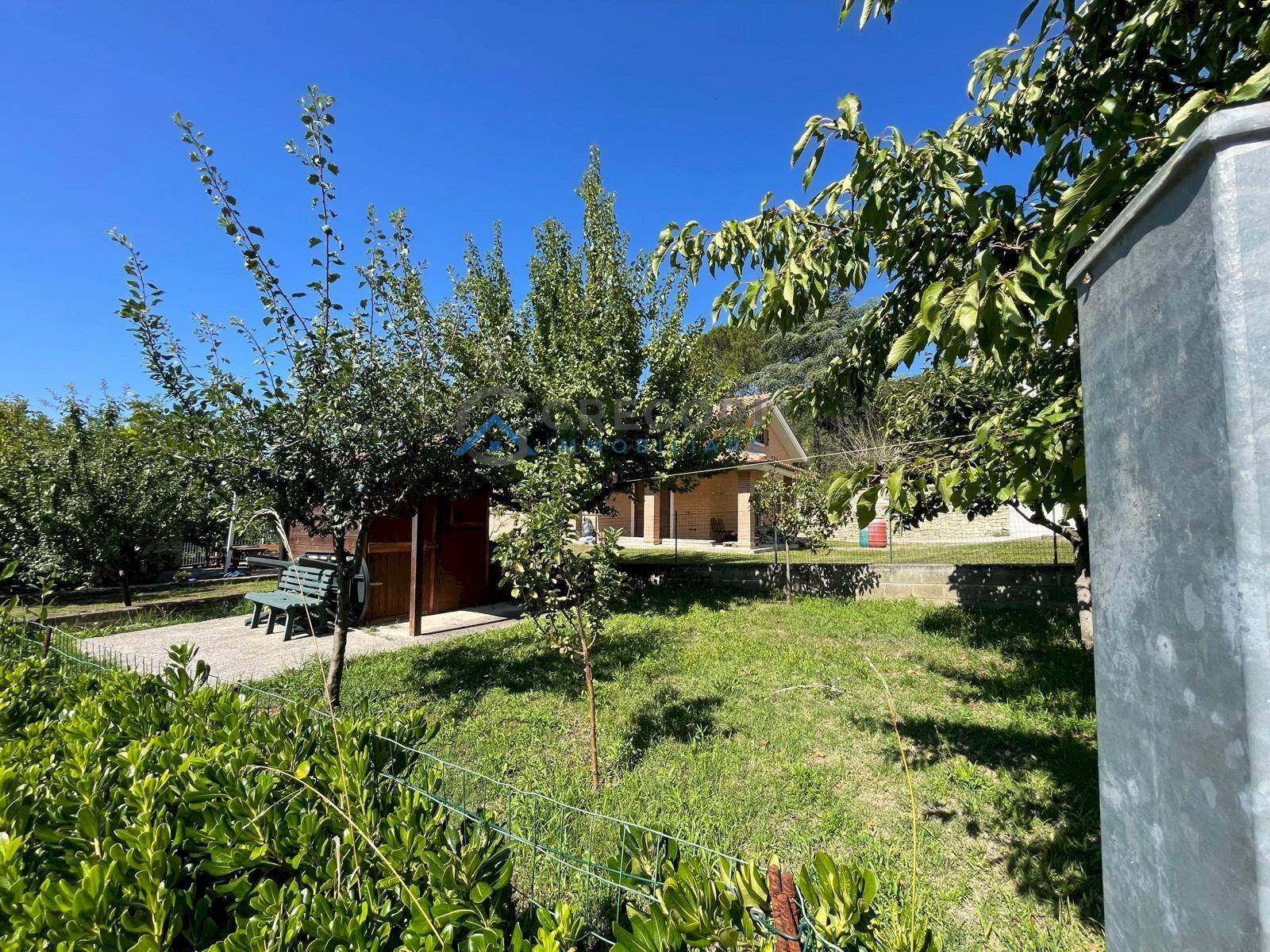 giardino privato - Semi-detached house contrada capodipiano
 
34, Venarotta - photo 1