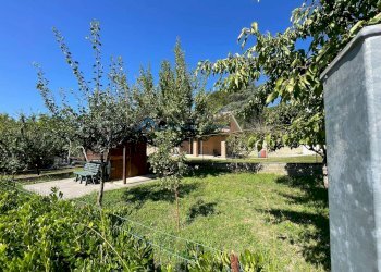 giardino privato - Semi-detached house contrada capodipiano
 
34, Venarotta - photo 1