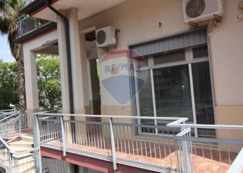 Edificio all\'aperto - Locale Commerciale Corso del Popolo
 
44, Paterno - foto 2