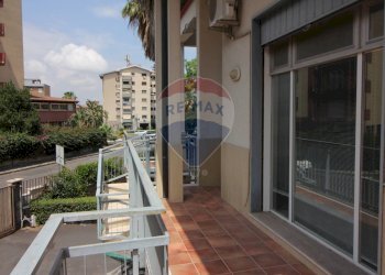 Balcone - Locale Commerciale Corso del Popolo
 
44, Paterno - foto 4