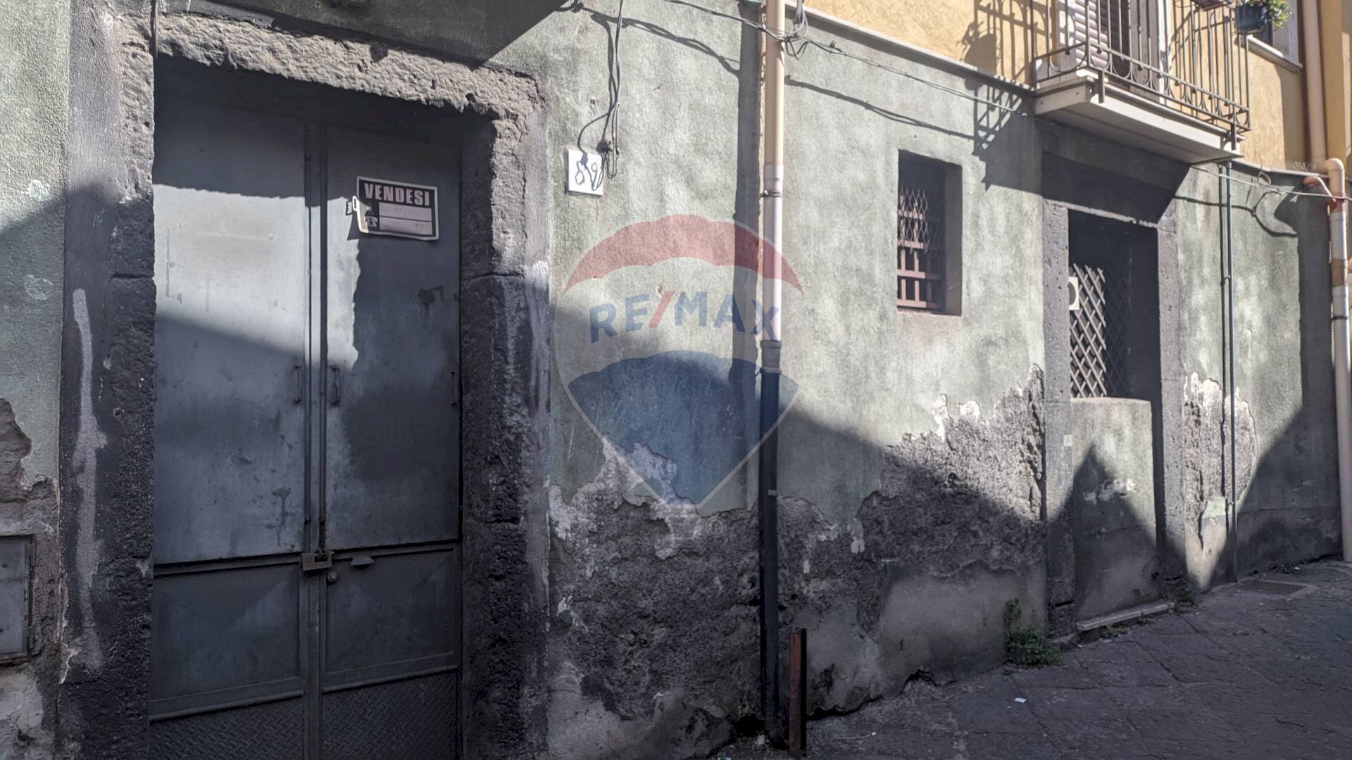 Edificio all\'aperto - Casa indipendente Via Santi
 
87, Bronte - foto 1