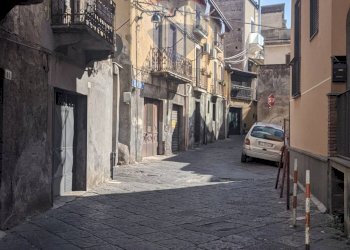 Edificio all\'aperto - Casa indipendente Via Santi
 
87, Bronte - foto 2