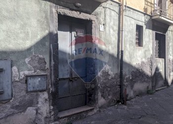 Edificio all\'aperto - Casa indipendente Via Santi
 
87, Bronte - foto 4