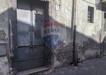 Edificio all\'aperto - Casa indipendente Via Santi
 
87, Bronte - foto 7