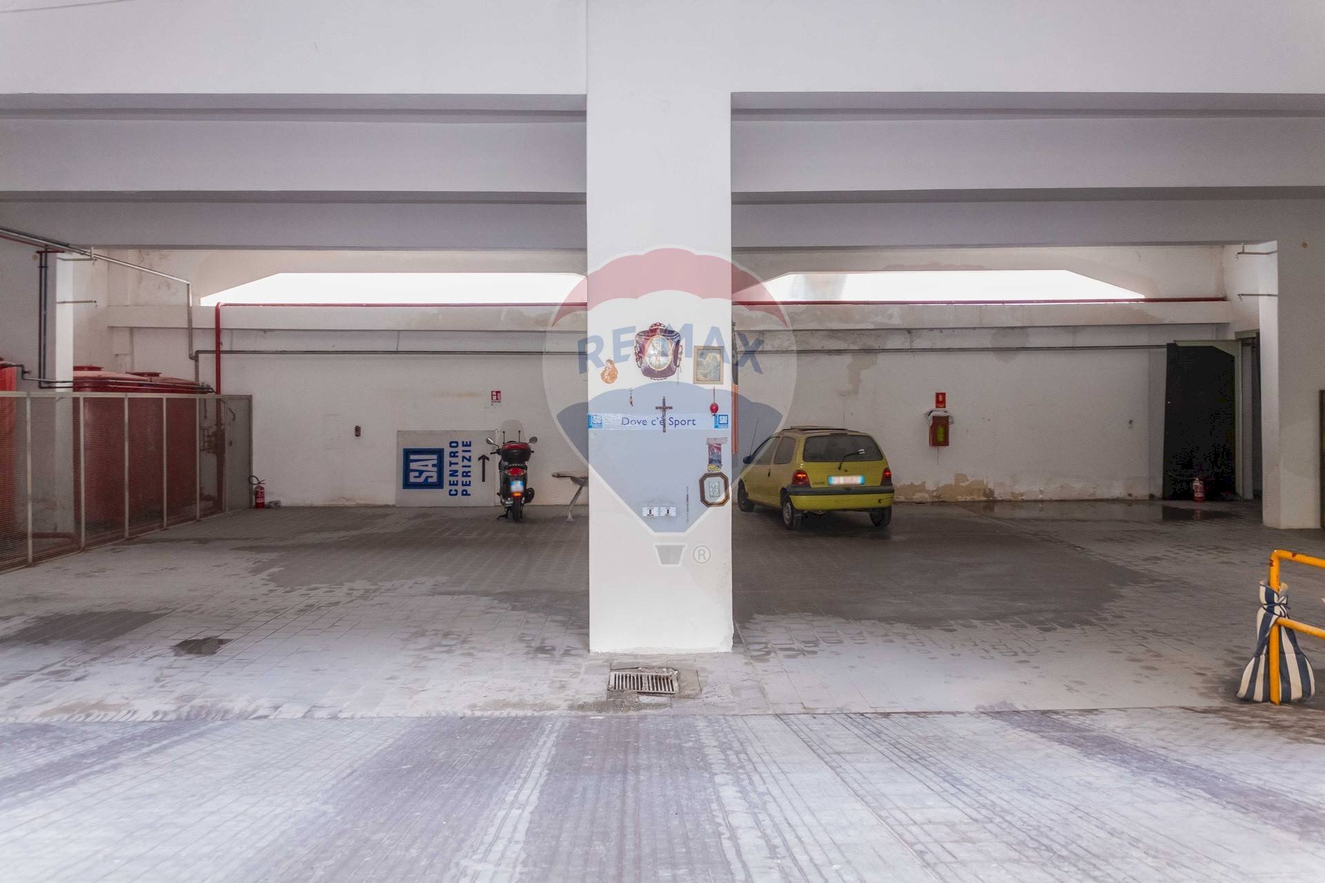 Parcheggio - Commercial Premises Via Torino
 
132, Catania - photo 1
