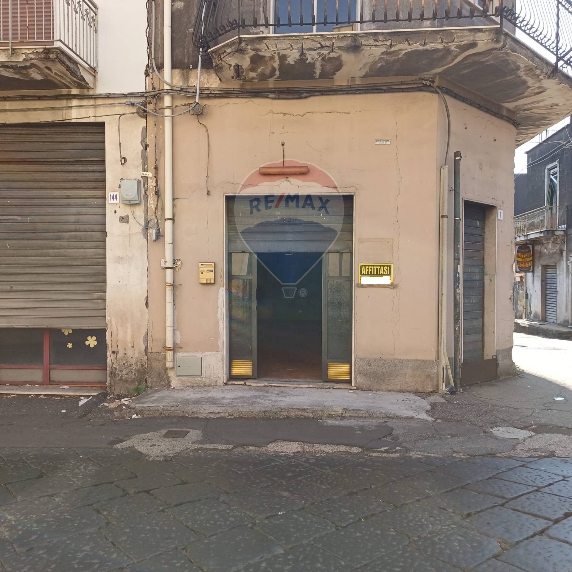 Ingresso bottega Via Nazionale - Commercial Premises Via Nazionale
 
146, Acireale - photo 1