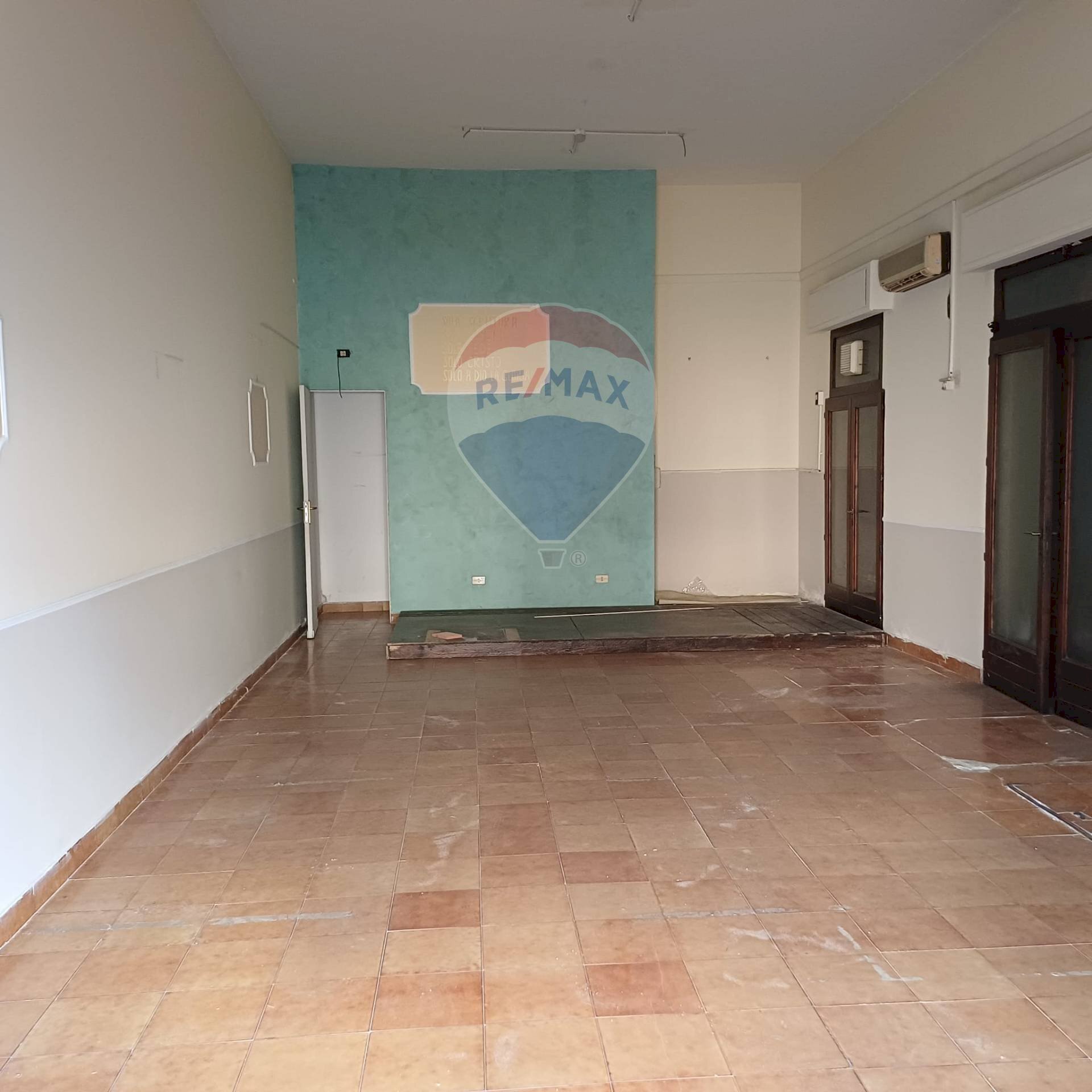 Sala - Commercial Premises Via Nazionale
 
146, Acireale - photo 3
