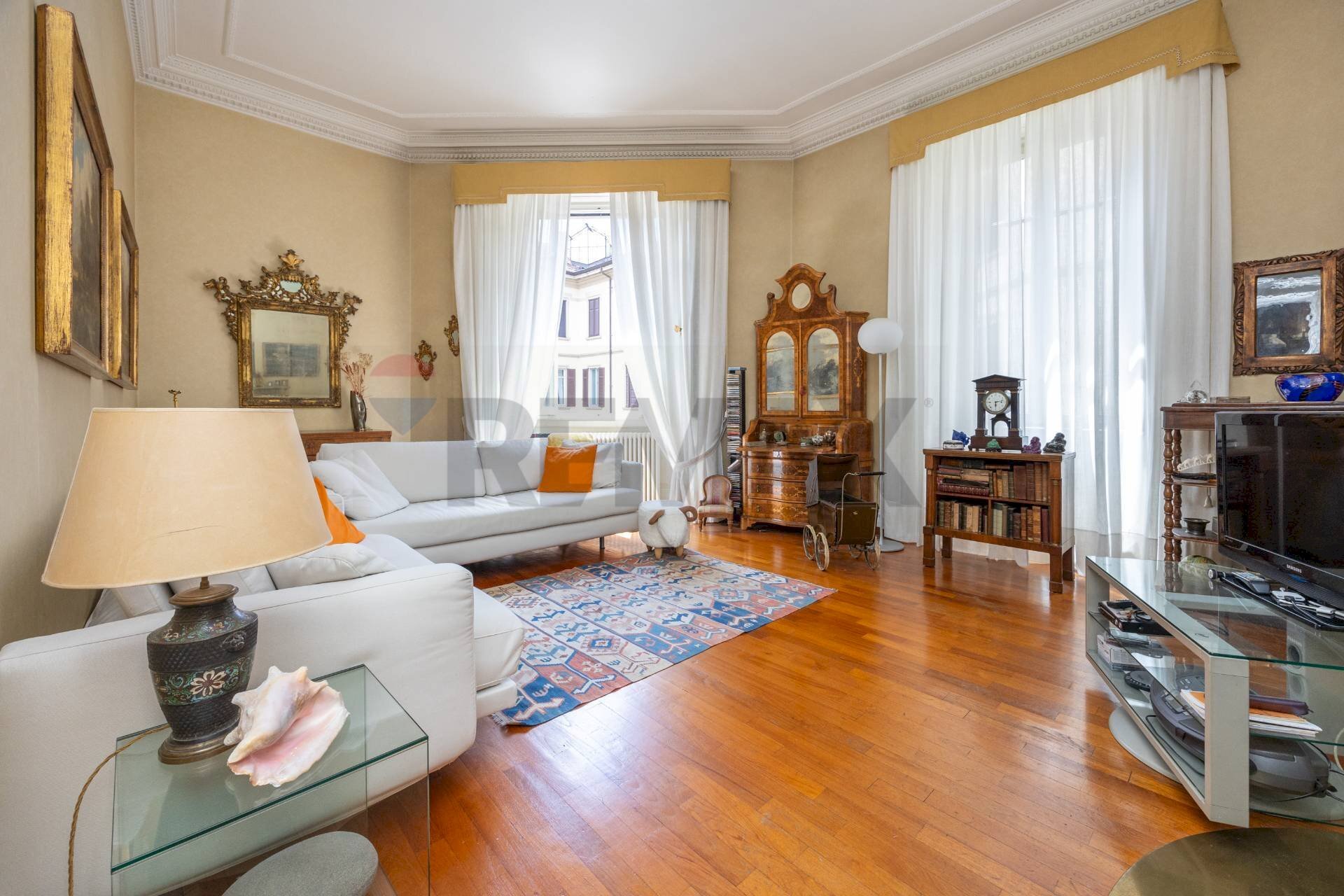 Soggiorno - Appartamento Via Giuseppe Garibaldi
 
30, Como - foto 2