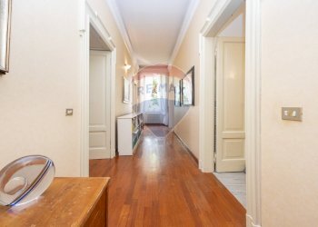 Hall / corridoio - Appartamento Via Giuseppe Garibaldi
 
30, Como - foto 6