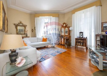 Soggiorno - Appartamento Via Giuseppe Garibaldi
 
30, Como - foto 7