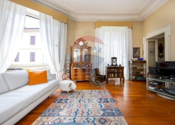 Soggiorno - Appartamento Via Giuseppe Garibaldi
 
30, Como - foto 8