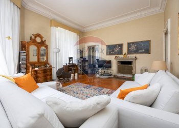 Soggiorno - Appartamento Via Giuseppe Garibaldi
 
30, Como - foto 9