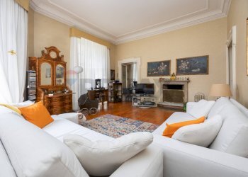 Soggiorno - Apartment Via Giuseppe Garibaldi
 
30, Como - photo 1