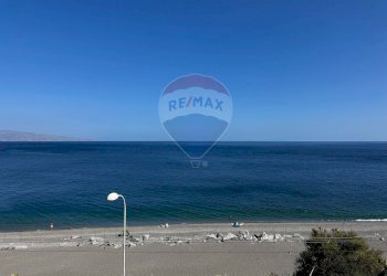 Vista dell\'acqua - Casa indipendente Ss114
 
1, Scaletta Zanclea - foto 1