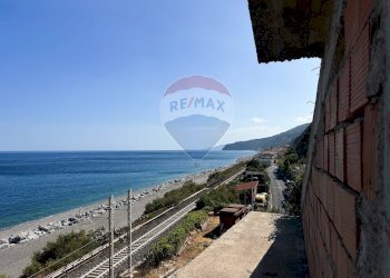 Vista dell\'acqua - Casa indipendente Ss114
 
1, Scaletta Zanclea - foto 3