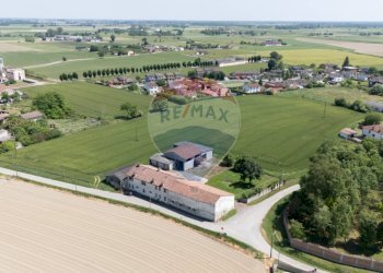 Casa all\'aperto - Azienda agricola VIA PO MORTO
 
36, Torricella del Pizzo - foto 6