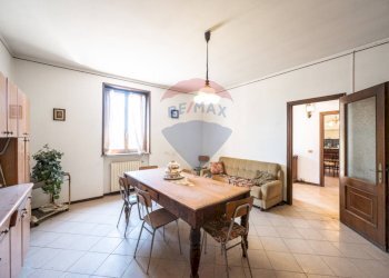 Sala da pranzo - Azienda agricola VIA PO MORTO
 
36, Torricella del Pizzo - foto 11