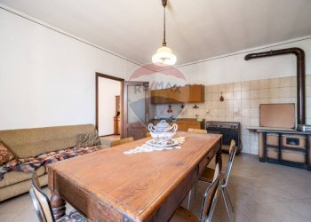 Sala da pranzo - Azienda agricola VIA PO MORTO
 
36, Torricella del Pizzo - foto 12