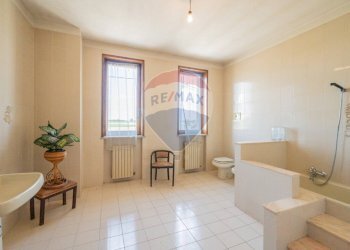 Bagno - Azienda agricola VIA PO MORTO
 
36, Torricella del Pizzo - foto 43