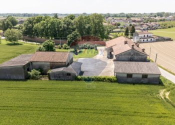 Casa all\'aperto - Azienda agricola VIA PO MORTO
 
36, Torricella del Pizzo - foto 67