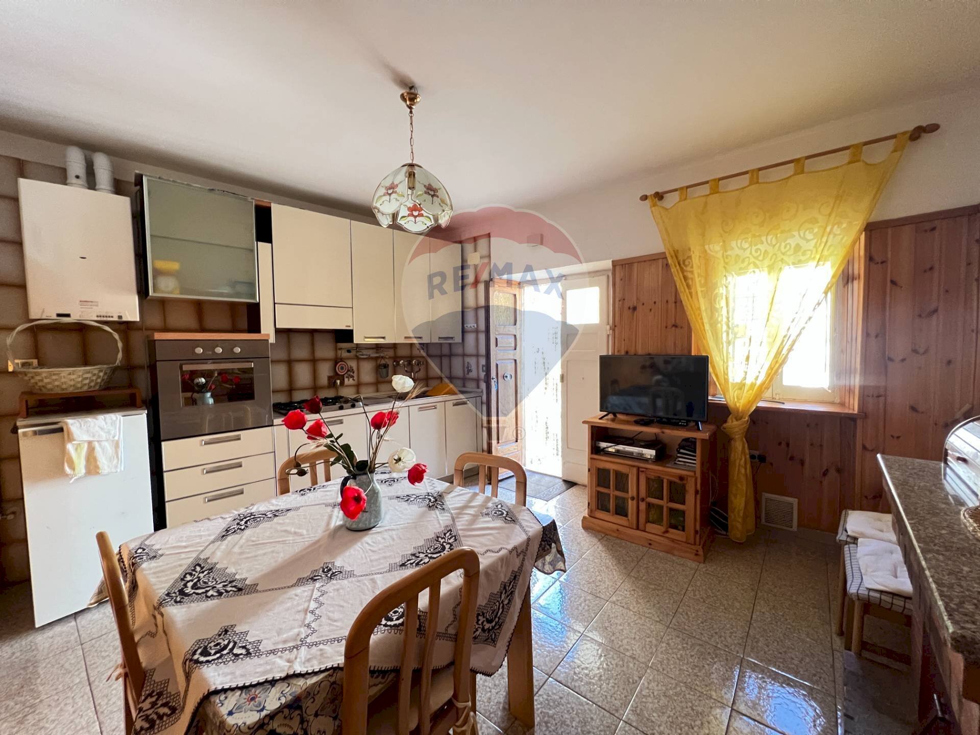 Foto 3 - Semi-detached house via cavour Pellescritta
 
39, Montereale - photo 3