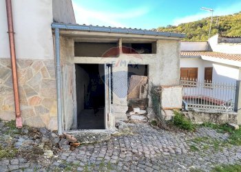 Foto 1 - Rustico via colleperolo
 
22, Cagnano Amiterno - foto 1