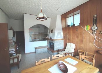 Sala da pranzo - Casa indipendente Valle Cupa
 
63, Frosolone - foto 1