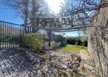 Giardino - Casa indipendente Valle Cupa
 
63, Frosolone - foto 34