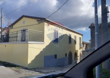 Casa all\'aperto - Casa semi indipendente Via Torre
 
18, Frosolone - foto 2