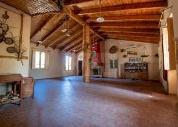 Foto 1 - Locale Commerciale SP 28 km 15
 
snc, Romana - foto 1