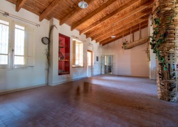 Foto 2 - Locale Commerciale SP 28 km 15
 
snc, Romana - foto 2