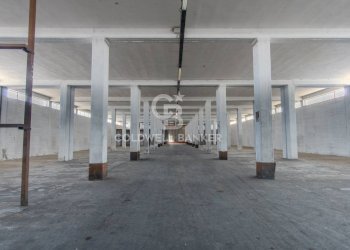 Foto 24 - Negozio via catullo, Andria - foto 24