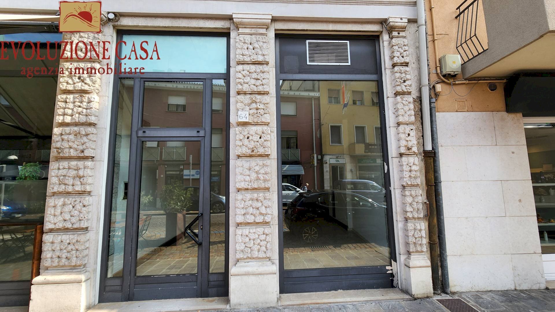 Foto 2 - Locale Commerciale corso del popolo
 
64, Monfalcone - foto 2