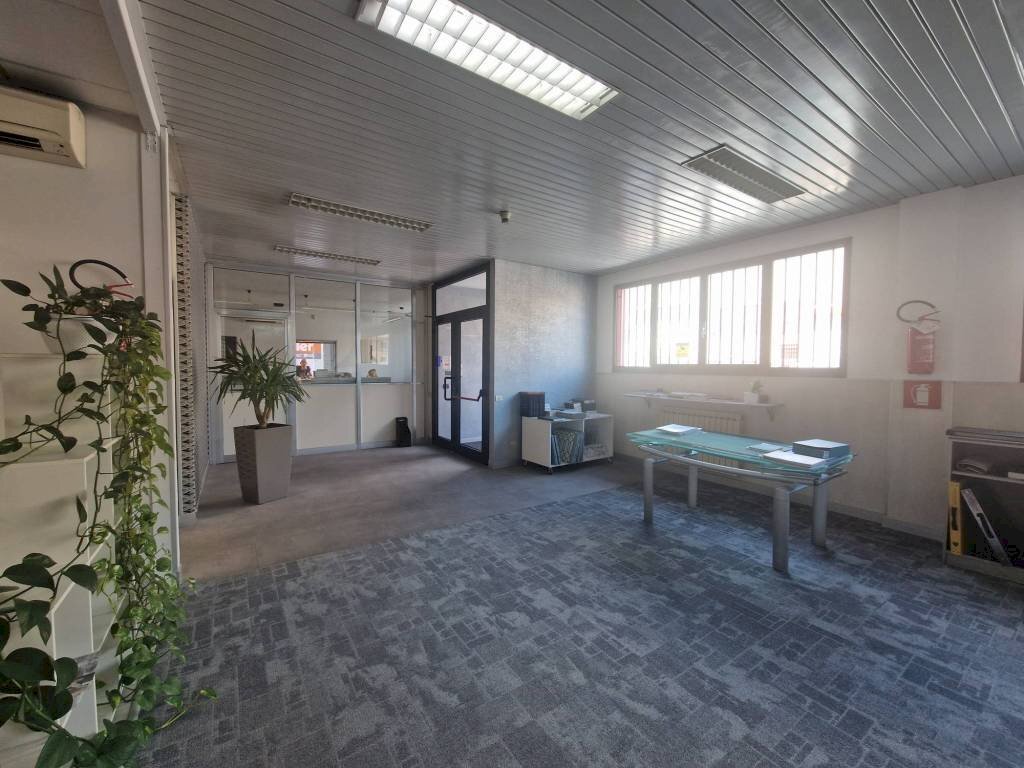 Ufficio - Capannone via John Fitzgerald Kennedy, Caronno Pertusella - foto 2