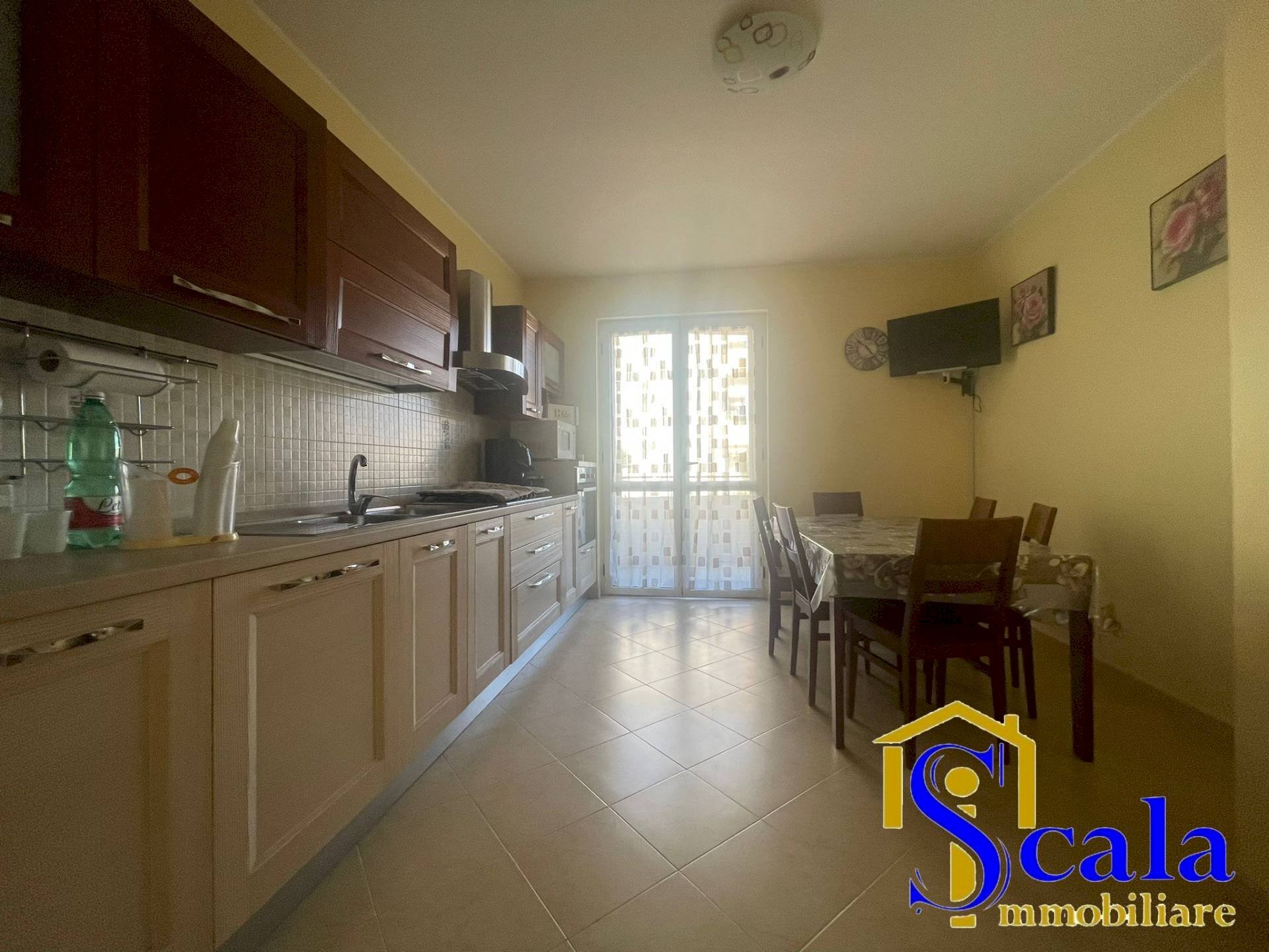 Foto 3 - Quadrilocale VIALE KENNEDY, Vitulazio - foto 3