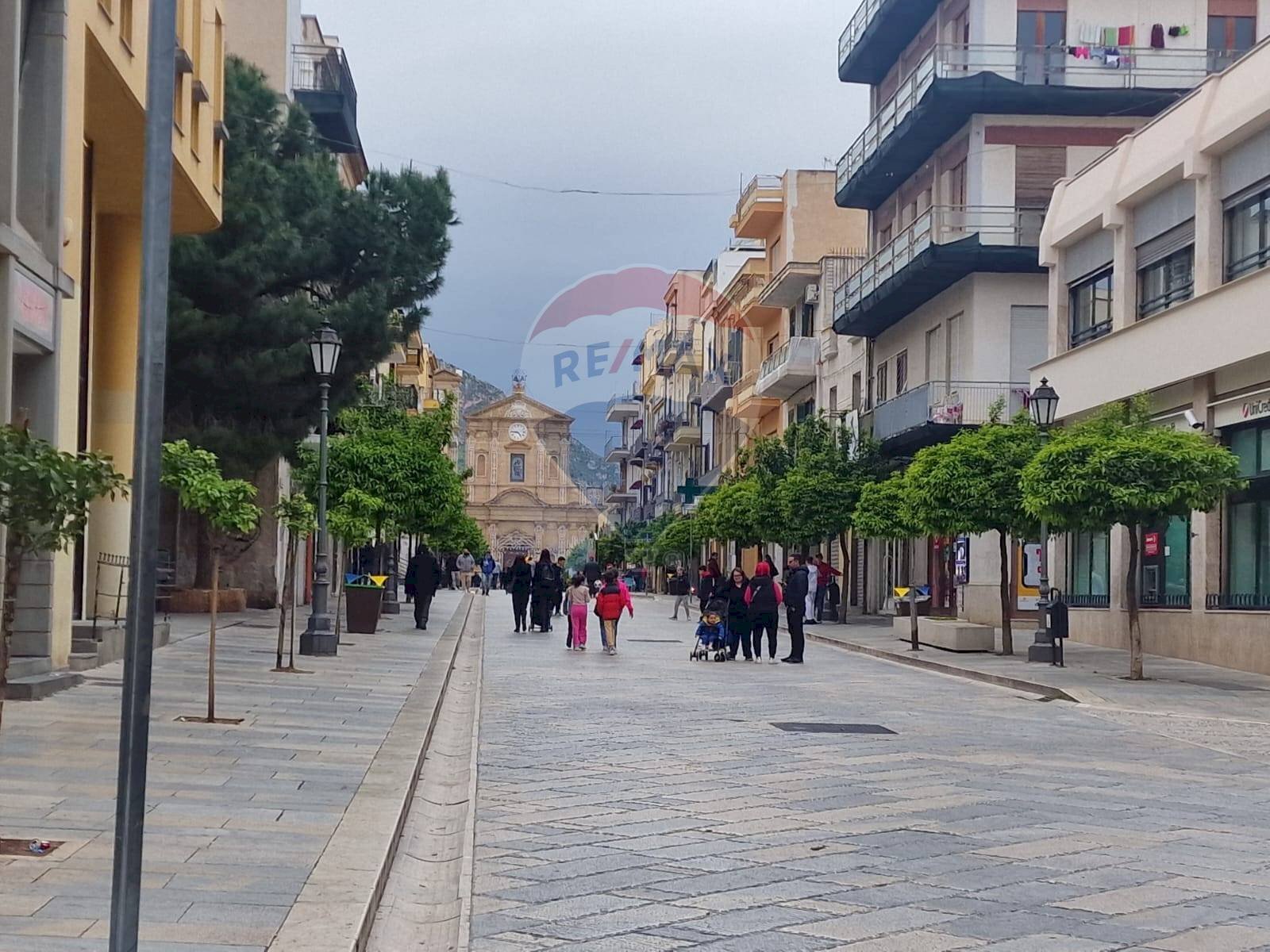 Edificio all\'aperto - Trilocale CORSO UMBERTO I
 
106, Bagheria - foto 2