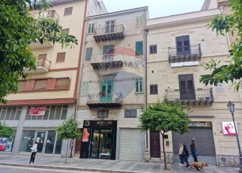 Edificio all\'aperto - Trilocale CORSO UMBERTO I
 
106, Bagheria - foto 11