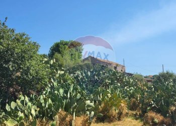Vista delle montagne - Terreno edificabile Strada Statale 121 (SS.121)
snc, Paterno - foto 8